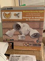 Box showing product details and brand Heath/Zenith SL-5798-WH-A