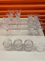 Overview of all crystal glasses on table