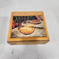 Closed Accent Modern box showing set image and branding