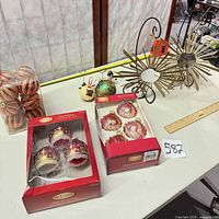 overview of all ornaments and holders on table