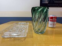 Vase, tray and scale reference front view