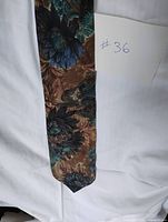 Full view of front of tie showing pattern and shape