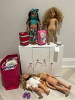 Full lot overview with dolls, closet, accessories