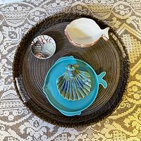 All five pieces arranged on rattan tray