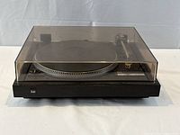 Front view of Dual CS 505-2 with dust cover closed