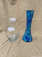 Both vases side by side