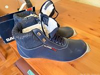 Salomon SR 301 boots side and top view