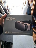 Front of Samsung Gear VR retail box showing product image and branding