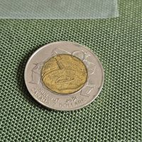 Obverse side of Nunavut $2 coin