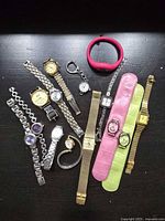 Overview of all watches and straps laid out