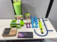 Full lot overview showing all fitness items on table