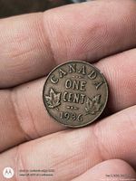 Reverse showing CANADA ONE CENT 1936 with maple leaves