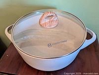 Top view of pot with lid showing size and handles