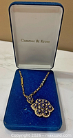 Necklace chain and large floral pendant in blue velvet Camrose & Kross box