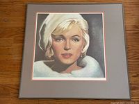 Full view of framed Marilyn Monroe print