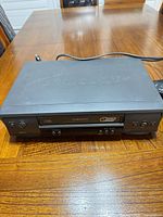 Samsung VHS VCR front and top view