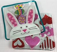 Both platters overlapping showing full designs