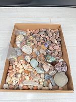 Overview of tray with all mixed stones and minerals