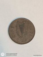 Obverse of 1971 Irish 2p coin showing harp and date