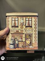 Front view of metal tin showing Costa Rica Terrace side