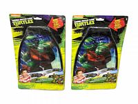 Front view of both blister-packaged gliders