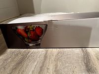 Closed box showing bowl image