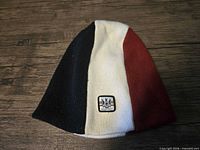 Full view of toque front with Hudson’s Bay crest