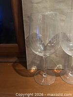 Single balloon wine glass showing bowl, stem and base