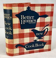 Front cover of red/white gingham Better Homes and Gardens New Cook Book binder