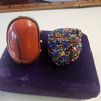 Front view of both rings on display pad