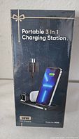 Front of sealed box showing product image, model W320, 18 W fast charging