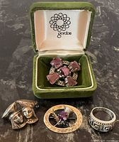 All jewellery pieces with presentation box