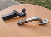Both hitch mounts on table top