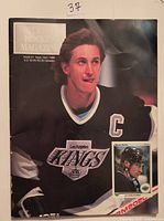 Front cover showing Wayne Gretzky and issue details