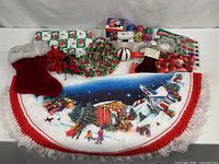 Overview of all Christmas décor items in lot