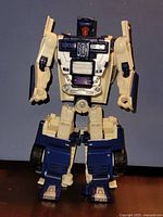 Robot mode front view of Breakdown figure