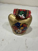 Front view showing floral decal and Garmisch text