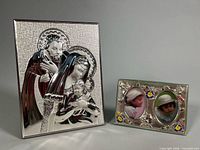 Icon plaque and photo frame front view