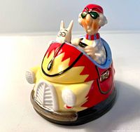 front view of ceramic bumper car trinket box showing Maxine and Floyd