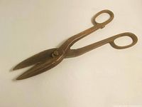 Tin snips closed showing full length