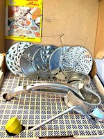 Food processor, five discs and booklet inside box