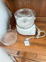 Overall view of Black & Decker Handy Steamer with bowl and lid