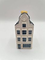 Front view of KLM Delft miniature house No.72