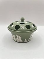 Overall view of potpourri pot assembled