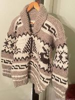 Full view of front showing pattern and collar