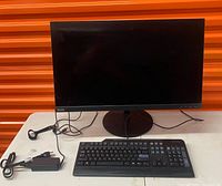 Monitor, keyboard and cables overview