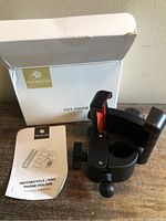Phone holder, box and manual overview