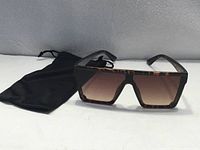 Front view sunglasses with pouch