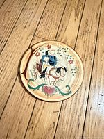 Front view showing Amish horse and buggy design