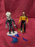 Overview of both action figures, stands and accessories